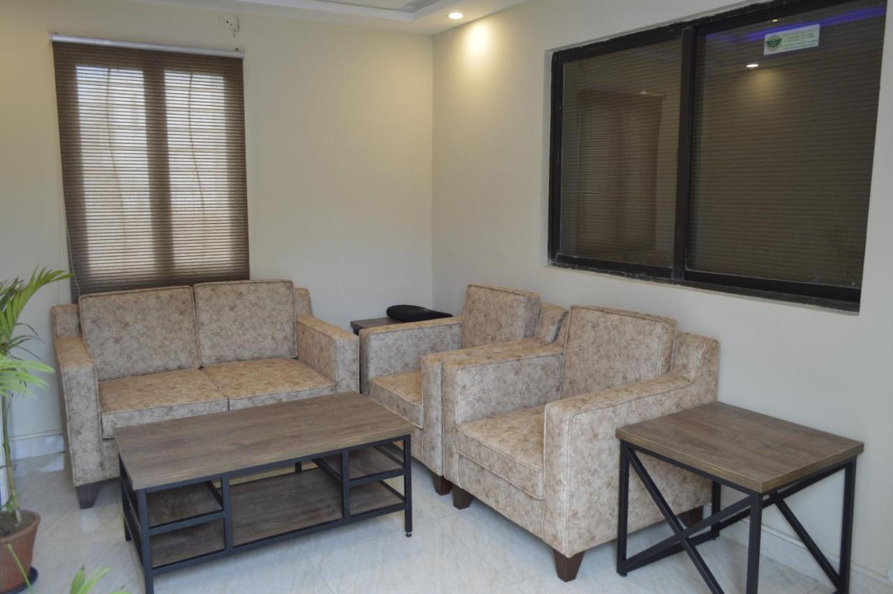 New Shelton Guest House 이슬라마바드 외부 사진