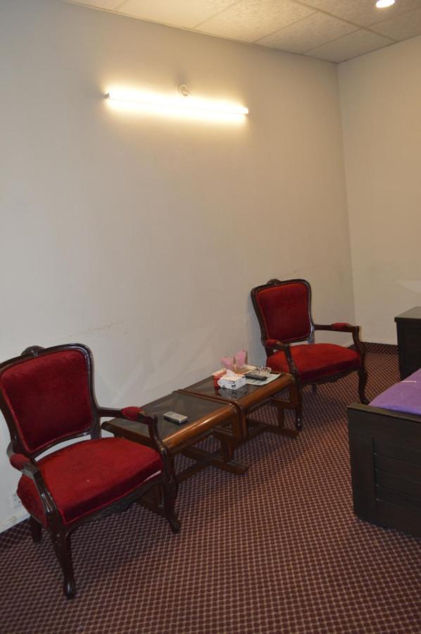 New Shelton Guest House 이슬라마바드 외부 사진