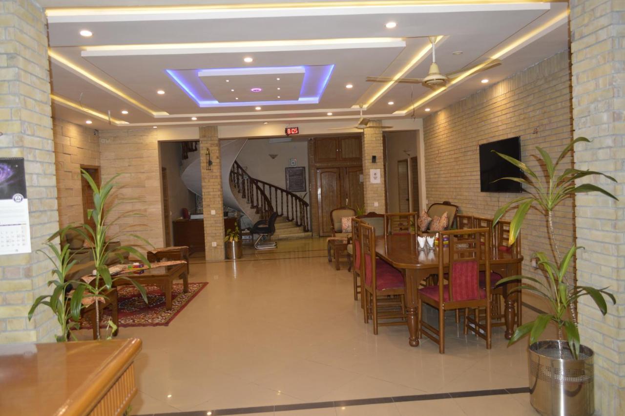 New Shelton Guest House 이슬라마바드 외부 사진