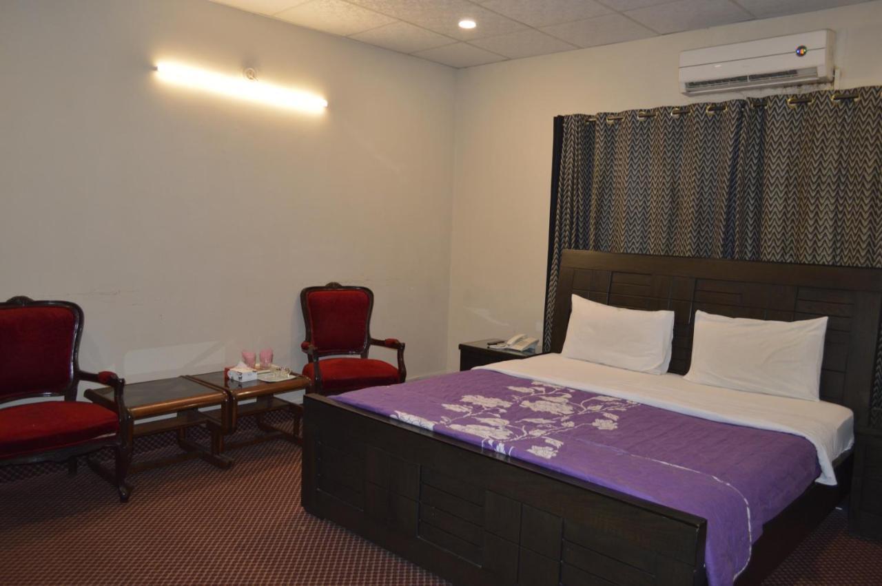 New Shelton Guest House 이슬라마바드 외부 사진