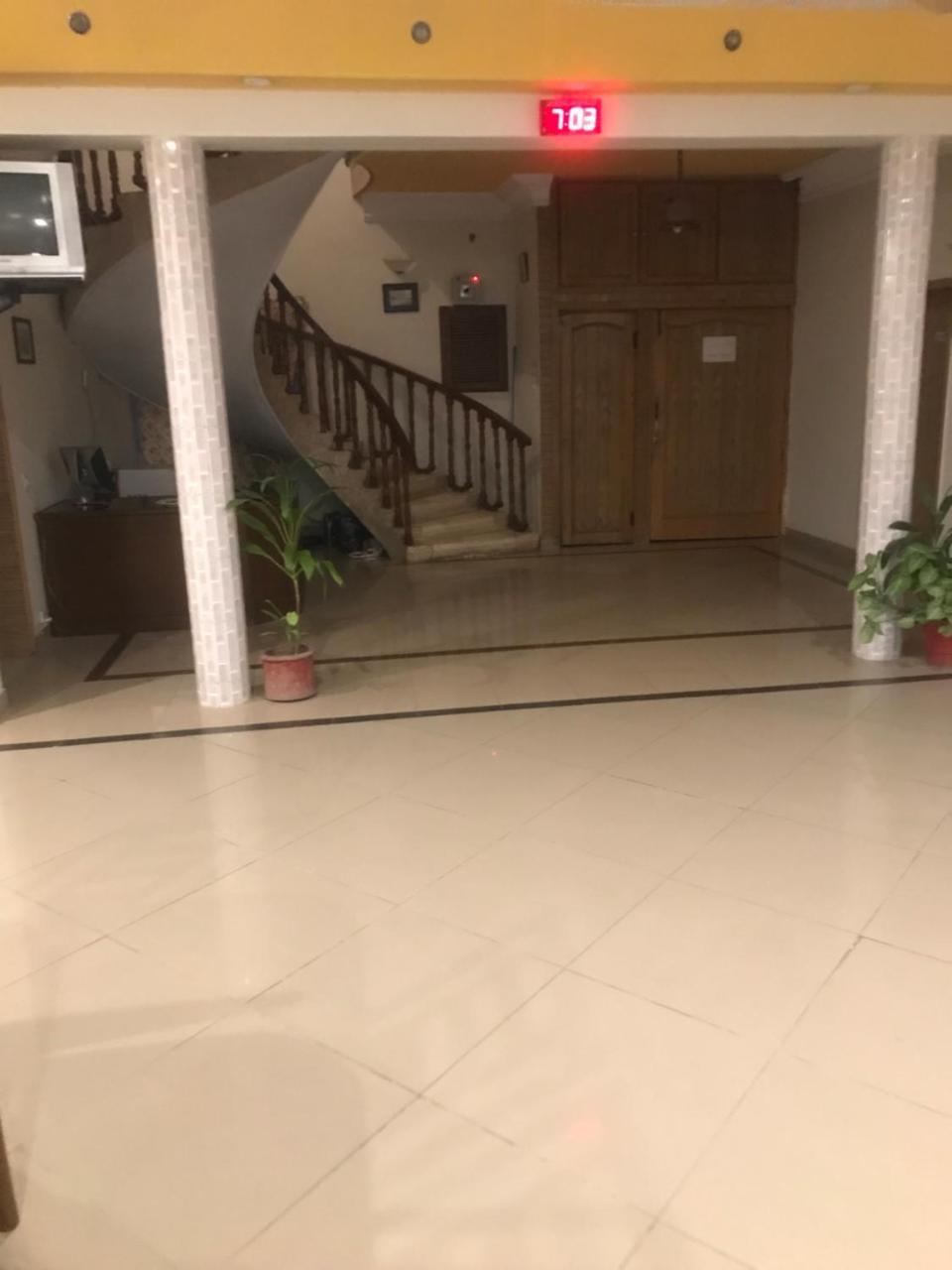 New Shelton Guest House 이슬라마바드 외부 사진