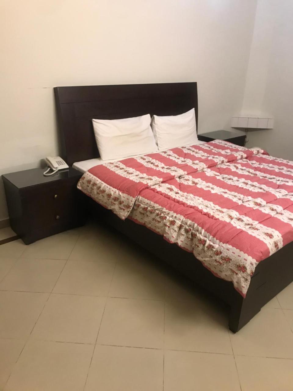 New Shelton Guest House 이슬라마바드 외부 사진