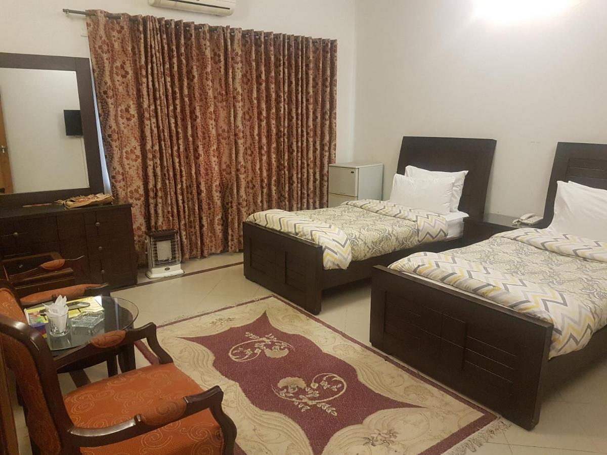 New Shelton Guest House 이슬라마바드 외부 사진