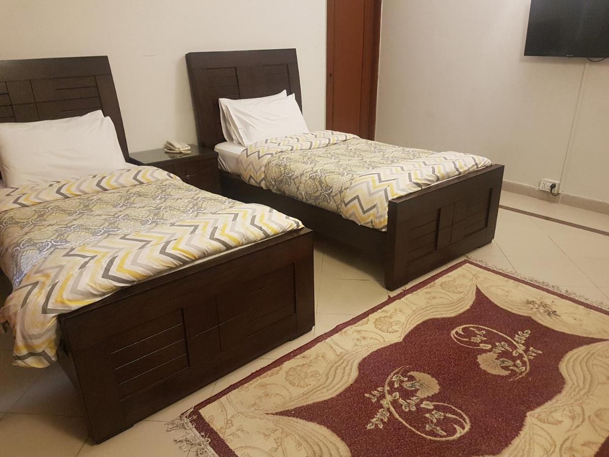 New Shelton Guest House 이슬라마바드 외부 사진